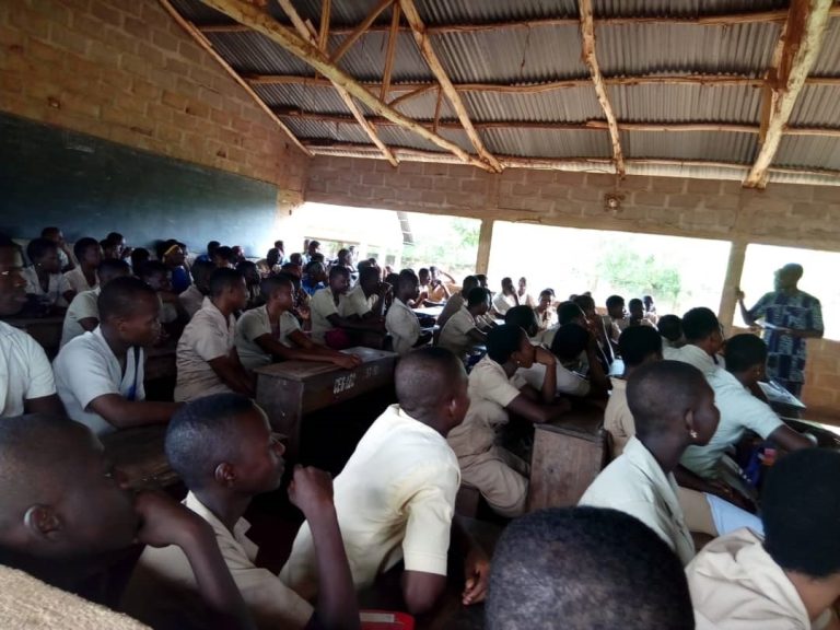 Lire la suite à propos de l’article Promotion de la Santé Sexuelle et Reproductive des Adolescents et des Jeunes en milieu Scolaire dans la vallée de l’Ouémé