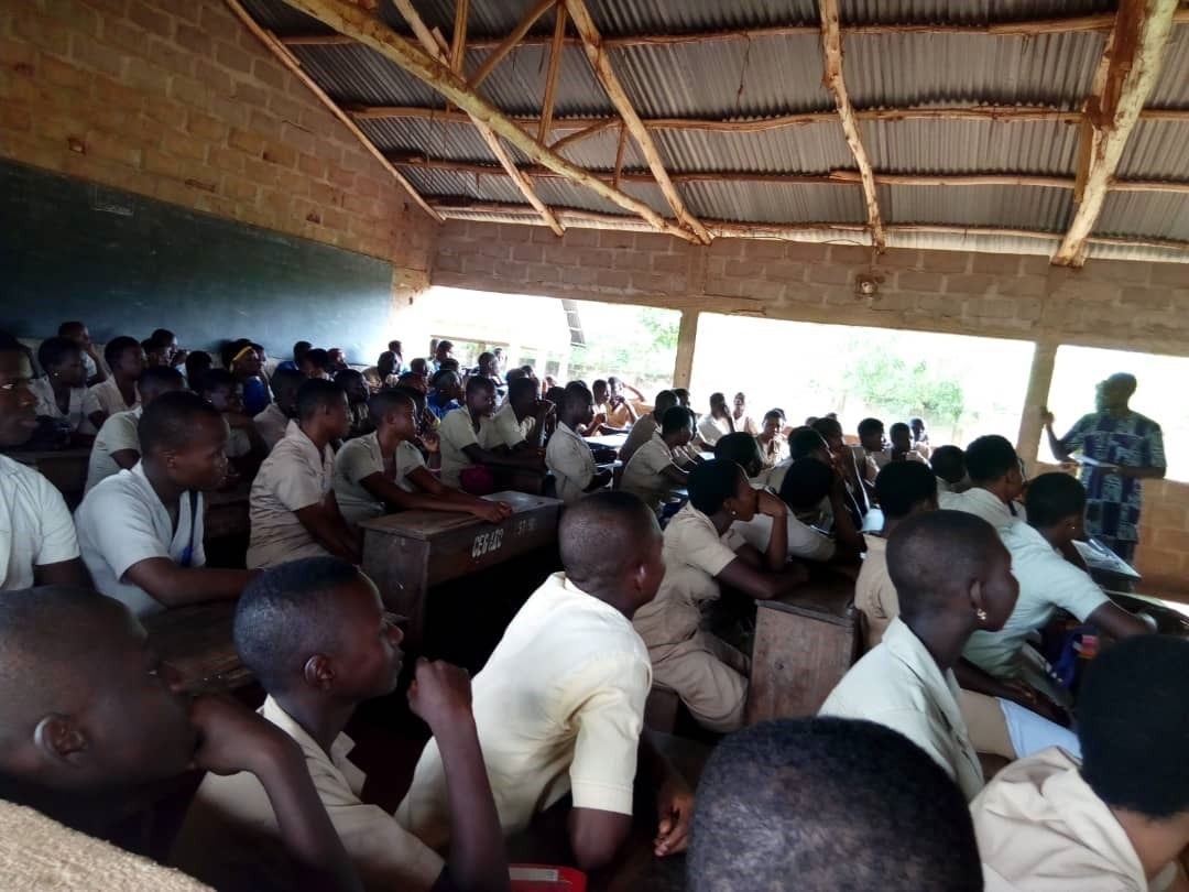 You are currently viewing Promotion de la Santé Sexuelle et Reproductive des Adolescents et des Jeunes en milieu Scolaire dans la vallée de l’Ouémé